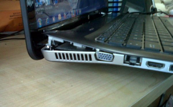Laptop Menteşe Tamiri & Değişimi